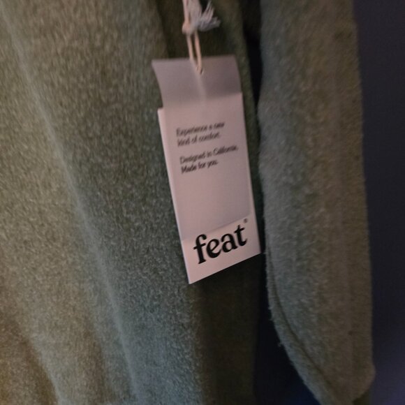 FEAT Unisex Blanketblend Crewneck In Iguana Color Size M - Picture 3 of 5